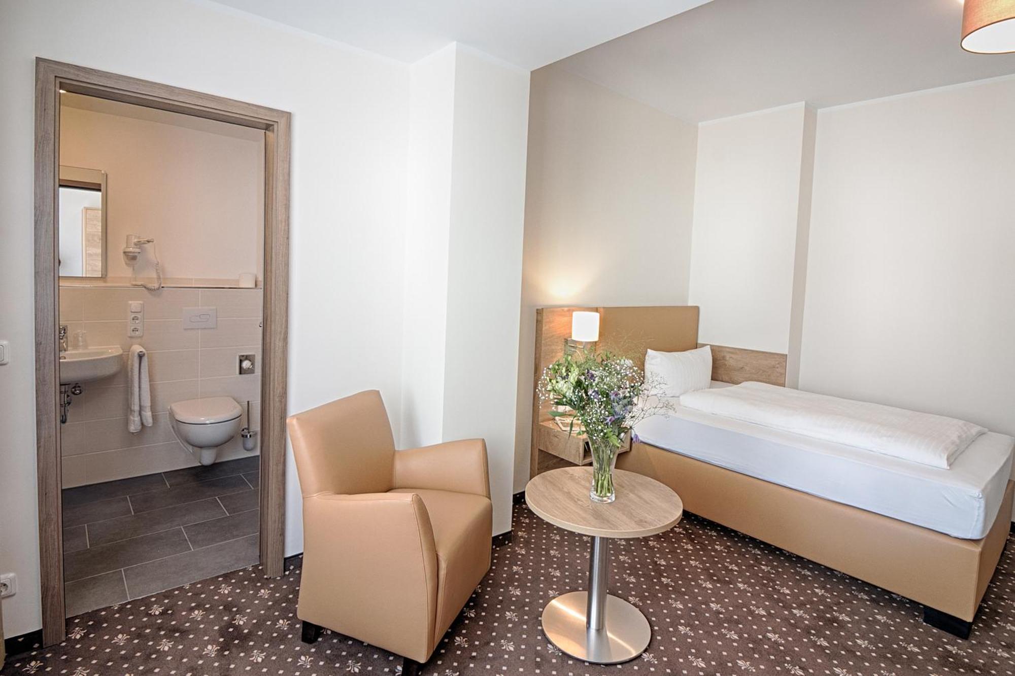 Hotel Dirks Am Schloss Bad Pyrmont Kültér fotó