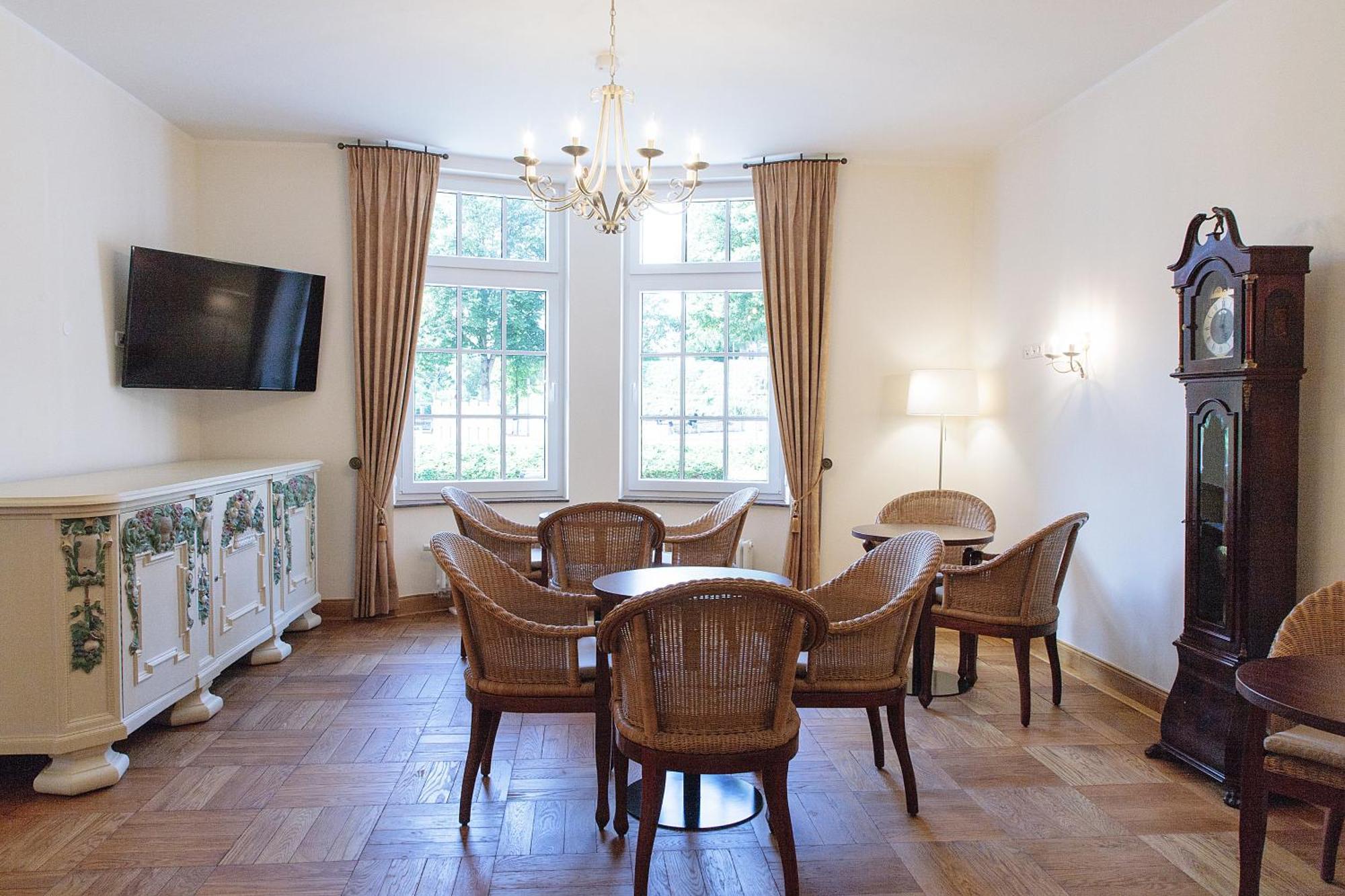 Hotel Dirks Am Schloss Bad Pyrmont Kültér fotó