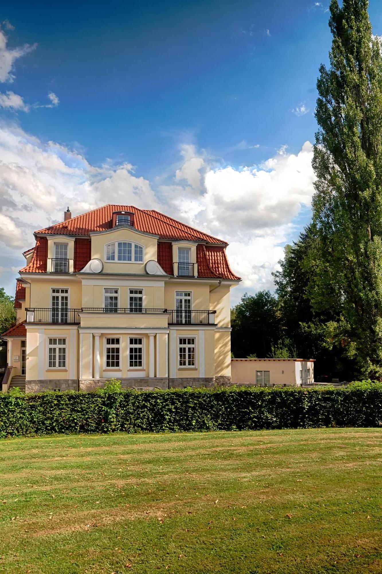 Hotel Dirks Am Schloss Bad Pyrmont Kültér fotó